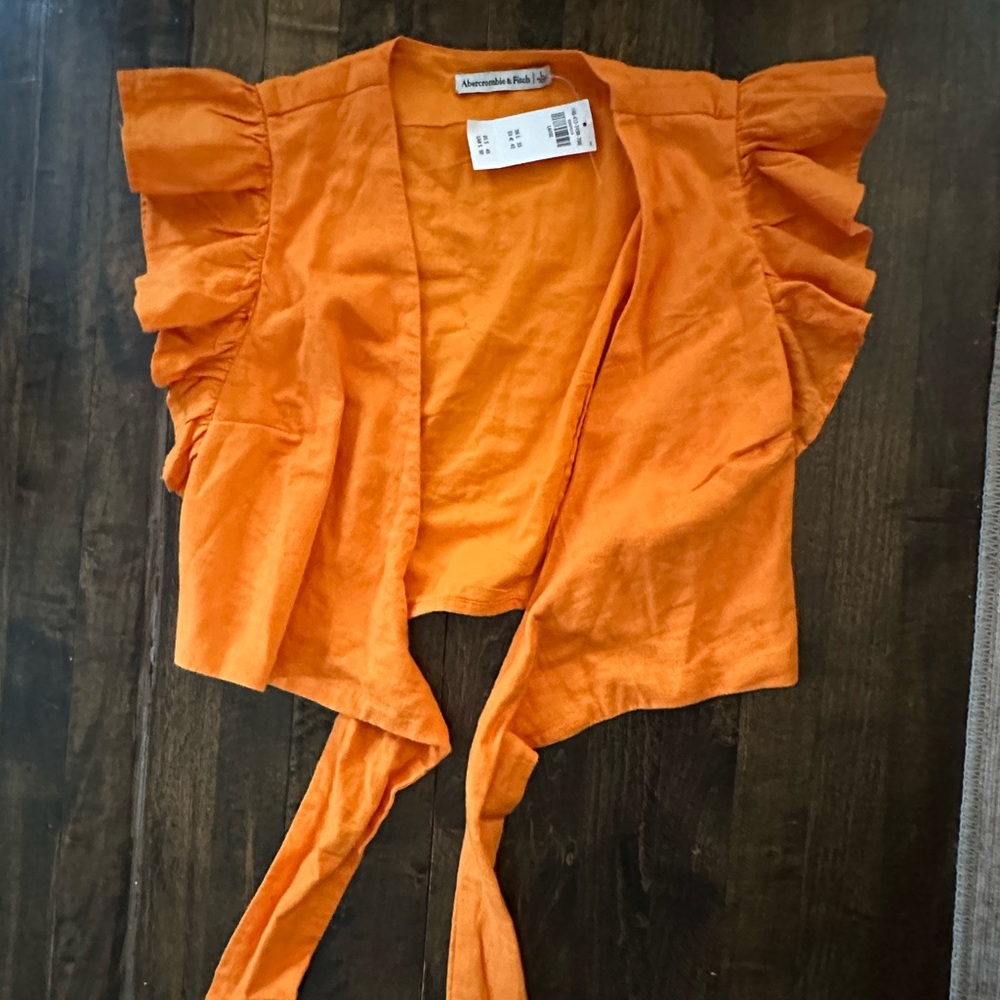 A&f crop tie top